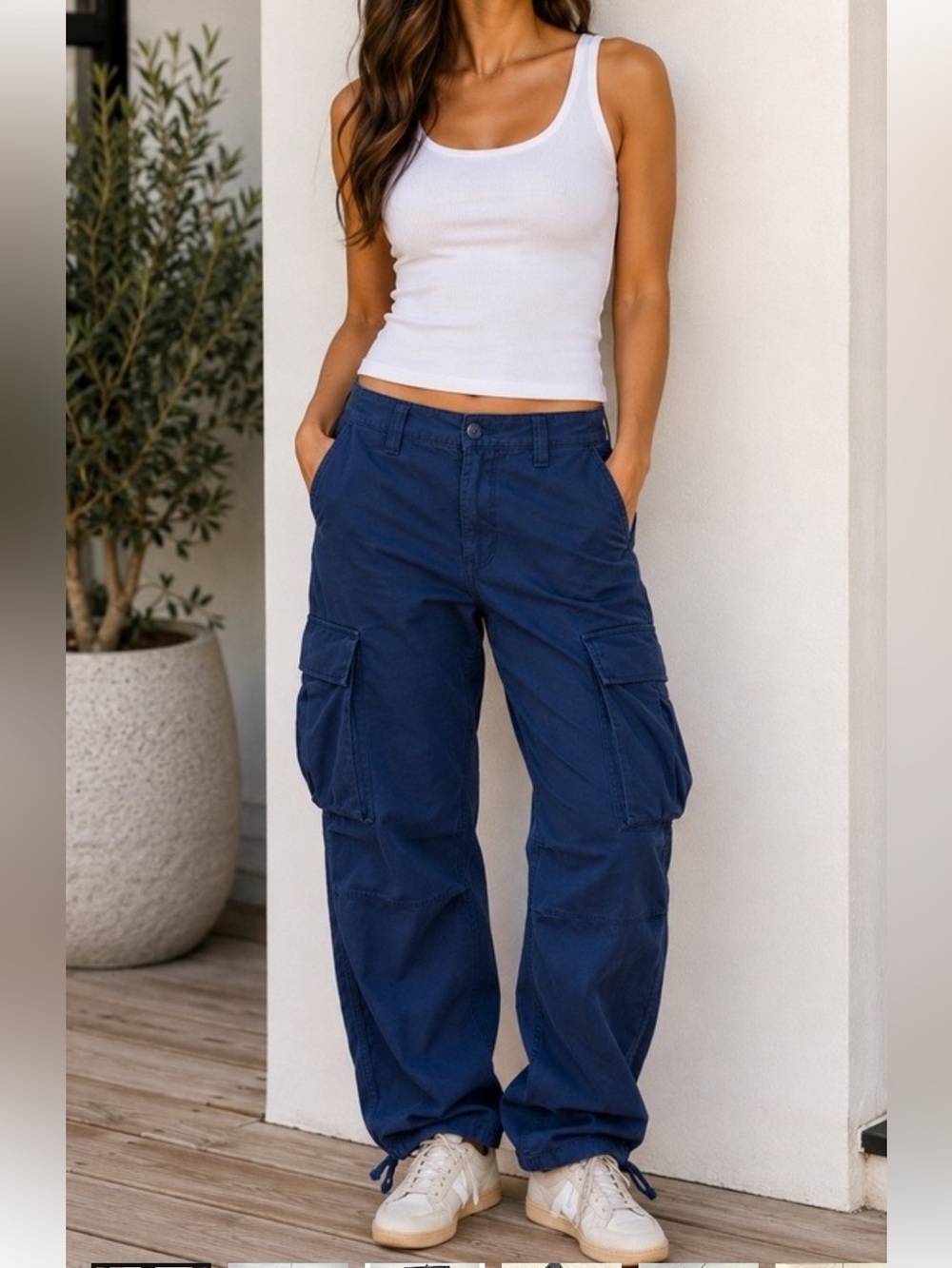 Aritzia TNA Navy Blue Cargo Pants Women's Utility Size 4.